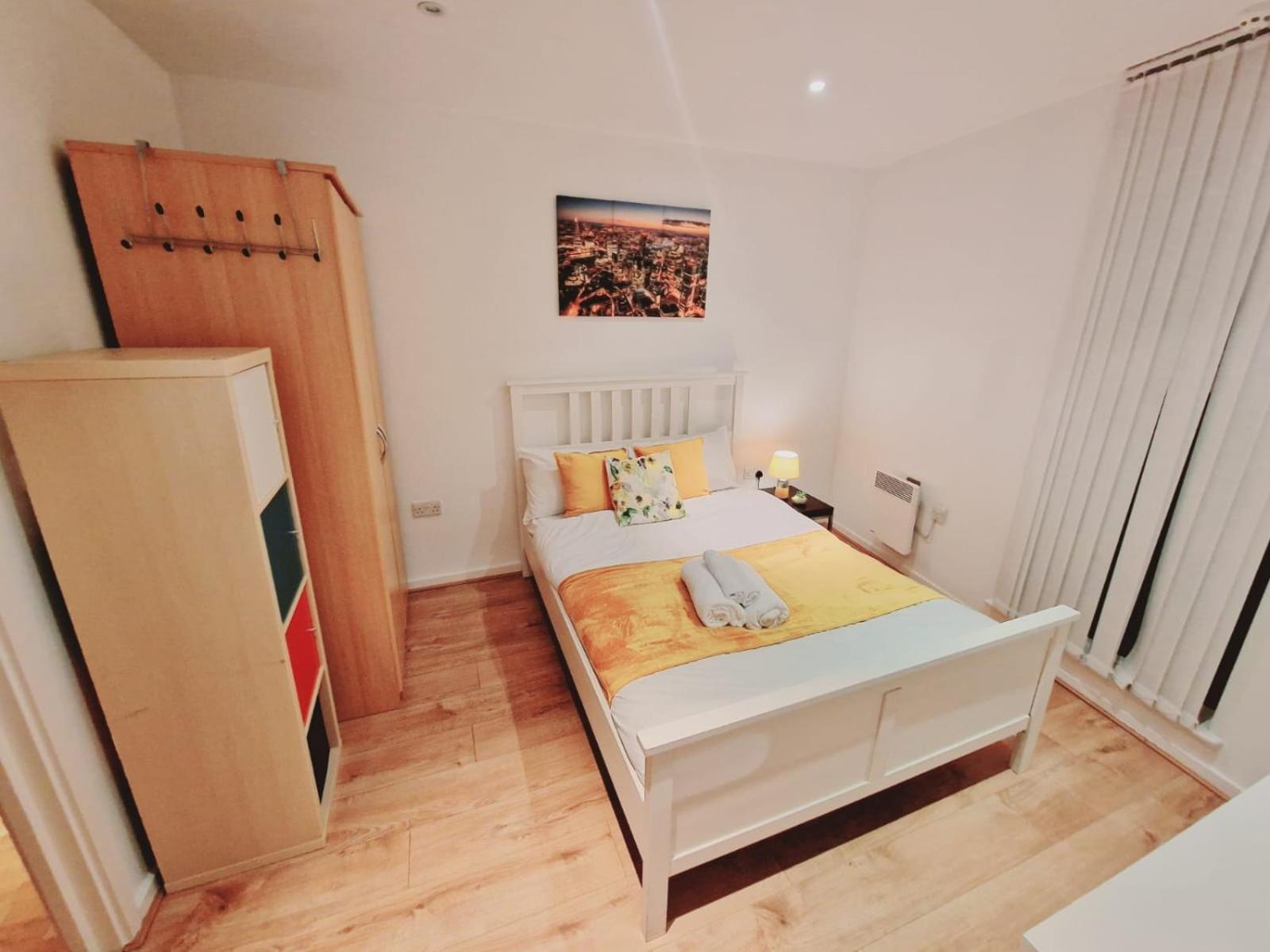 Deluxe 2-bed Near Shoreditch * Londra