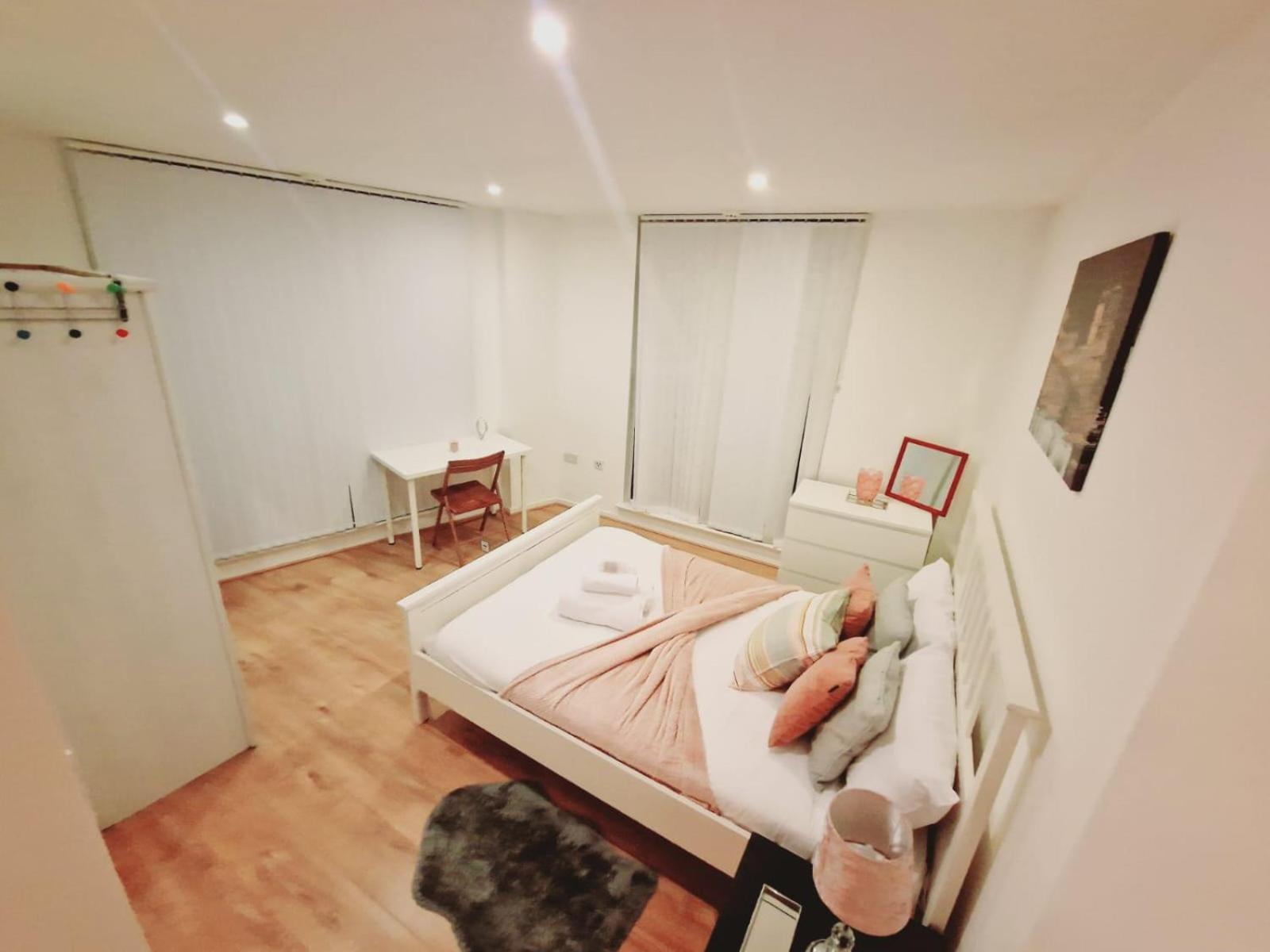 Deluxe 2-bed Near Shoreditch Appartamento Londra